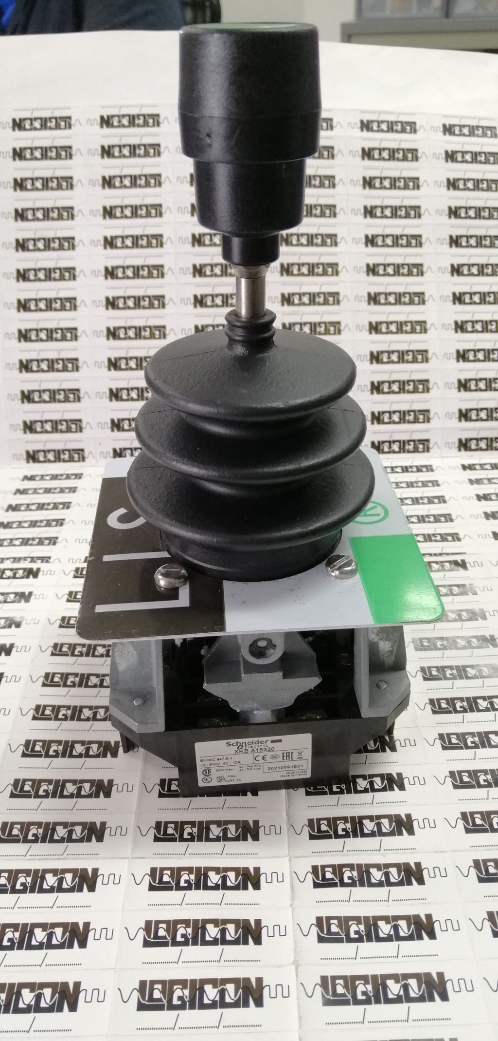 Contrôleur Joystick Schneider Electric XKBA15330 - Neuf